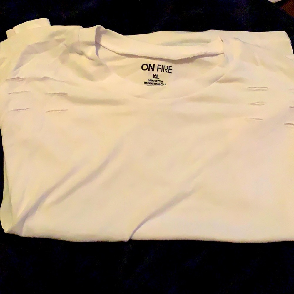 Women’s white top